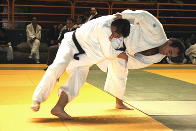 Dos judokas compitiendo