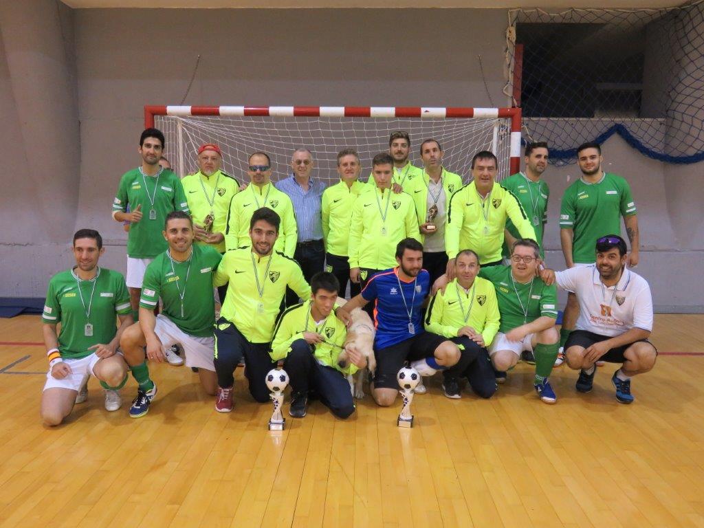Foto de familia de los campeones, los equipos de Málaga en B1 y B2